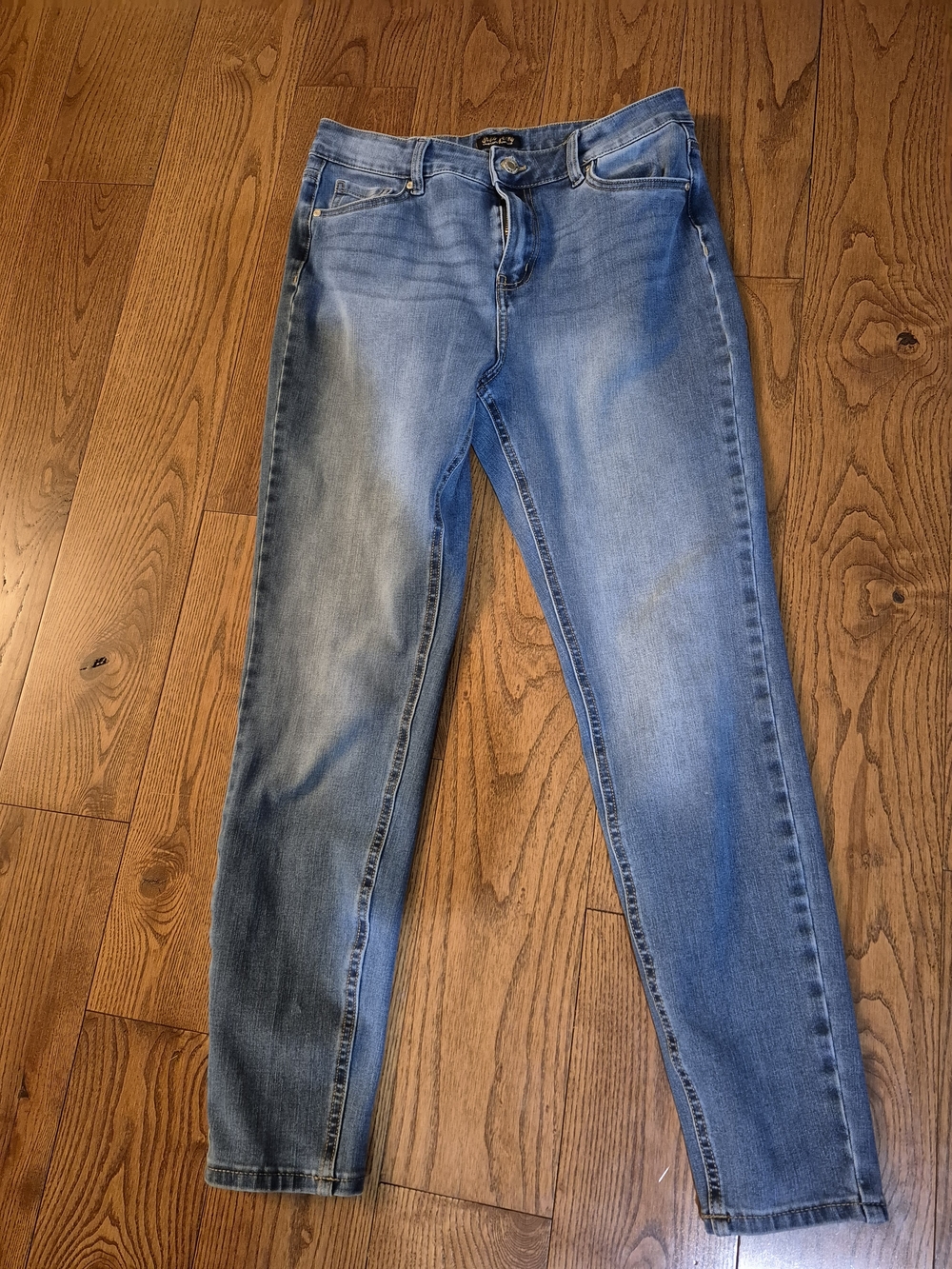 Straight Leg Stretchy Women’s Jeans in Blue Suko Jeans Size 8